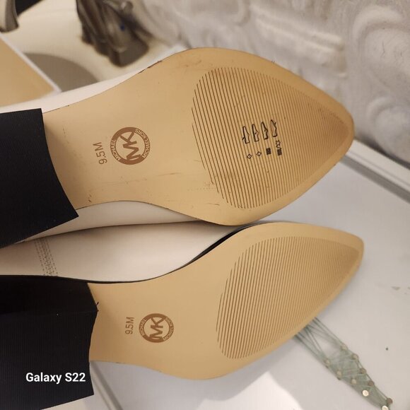Michael Kors "Kinlee" Leather Booties. Light Cream. NIB. Size 9.5 - Picture 8 of 11